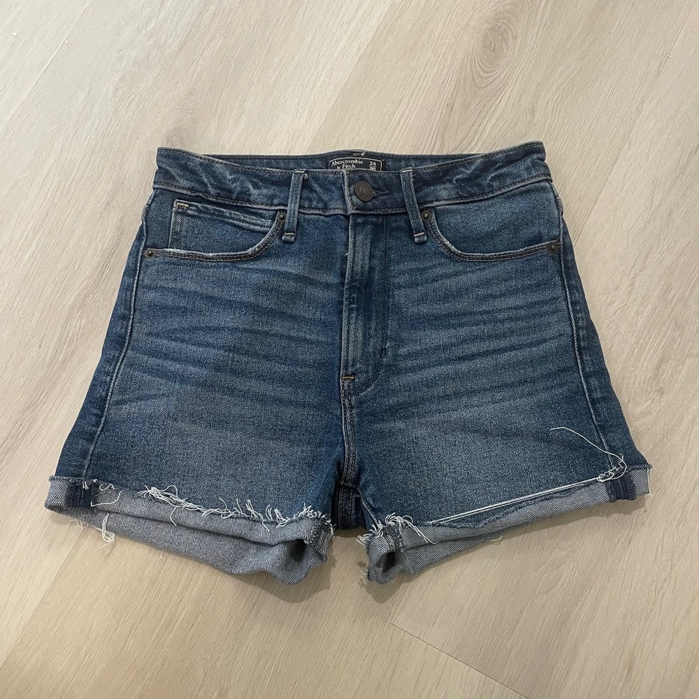 Abercrombie & Fitch Simone High Rise Short (24/00)